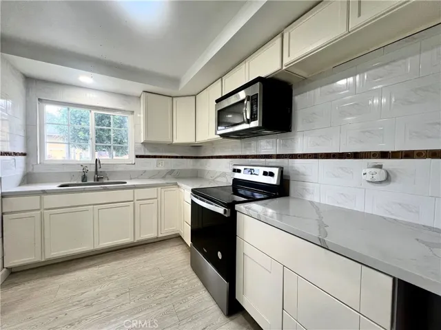 624 S Sullivan 15d, Santa Ana, California 92704