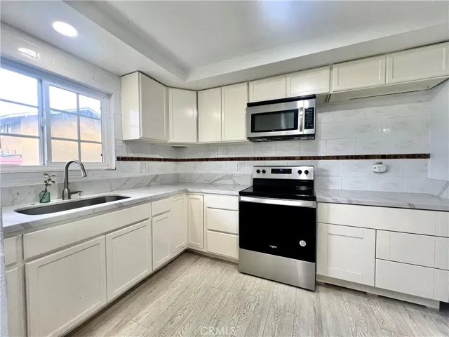 624 S Sullivan 15d, Santa Ana, California 92704