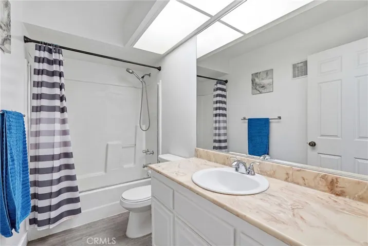 8350 Burnet, North Hills, California 91343