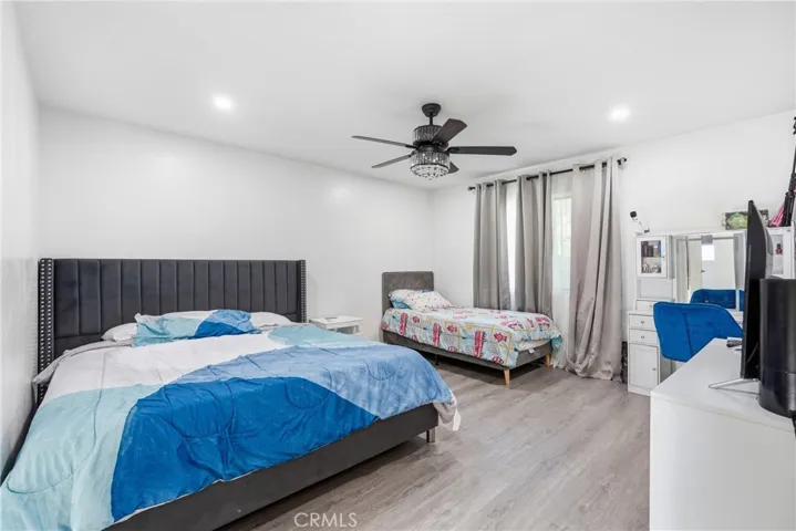 8350 Burnet, North Hills, California 91343