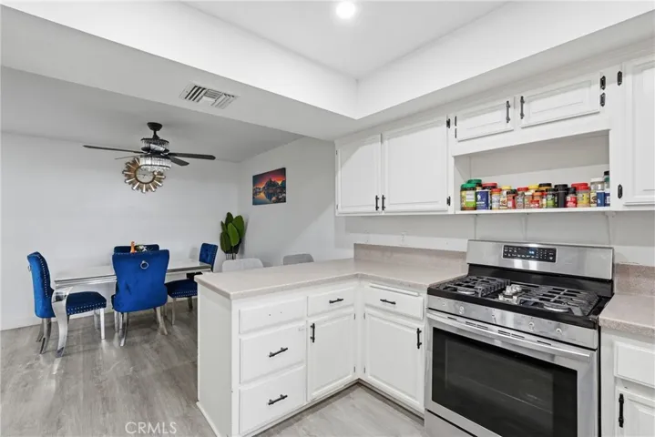 8350 Burnet, North Hills, California 91343