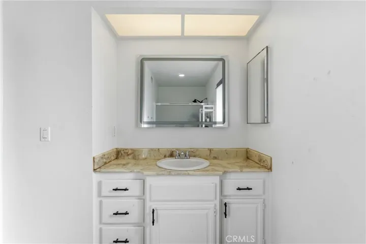 8350 Burnet, North Hills, California 91343