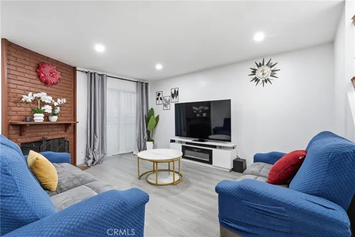 8350 Burnet, North Hills, California 91343