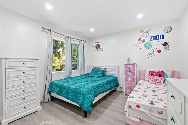 8350 Burnet, North Hills, California 91343