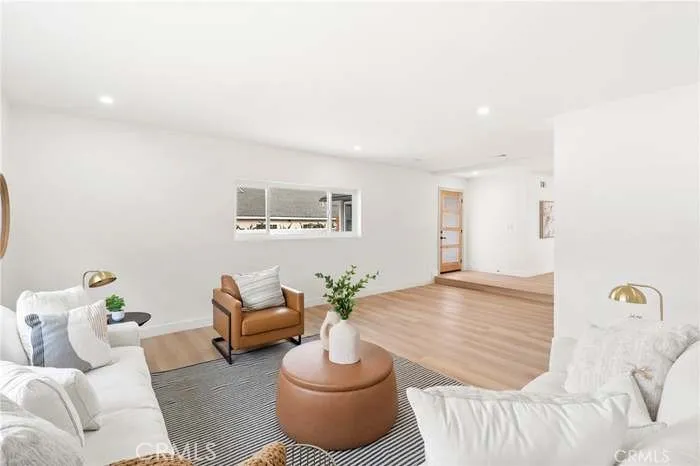 6027 Daisy, San Diego, California 92114