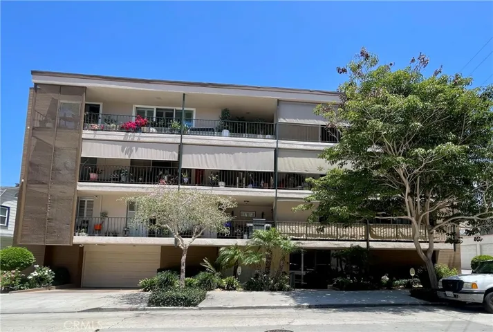 210 Grand 102, Long Beach, California 90803