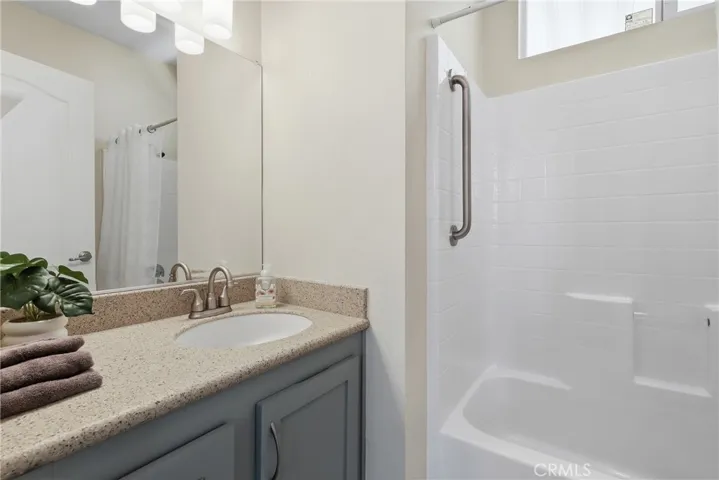 2nd Bath with Tub