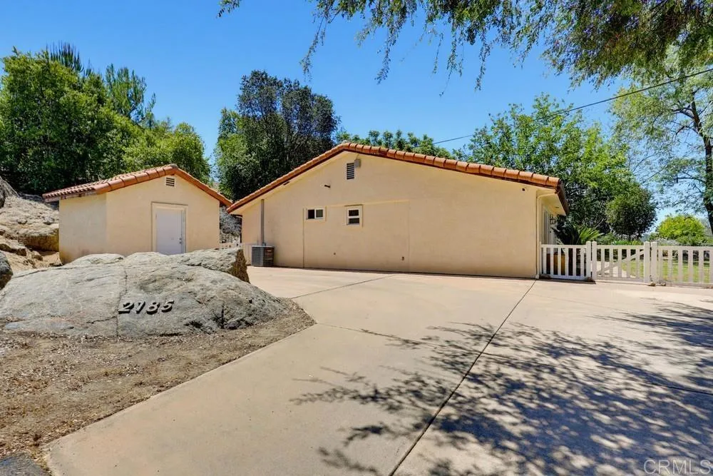 3 bed, 2 bath