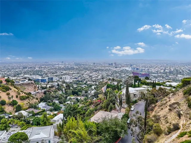 8875 Thrasher, West Hollywood, California 90069
