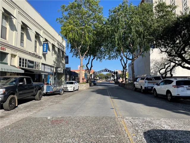 101 W Mission 305, Pomona, California 91766