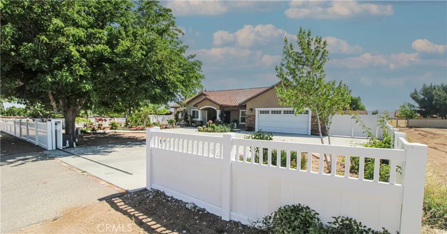 6761 Lurelane Avenue, Hesperia, California 92345