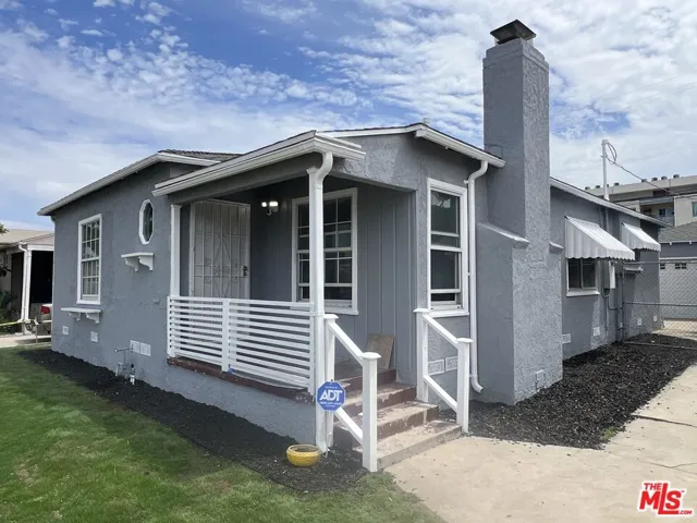 10318 S Manhattan Place, Los Angeles, California 90047