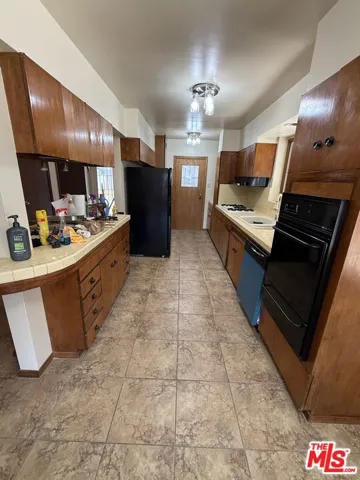 10318 S Manhattan Place, Los Angeles, California 90047