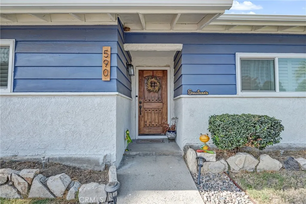 590 E Van Koevering, Rialto, California 92376 — photo 5
