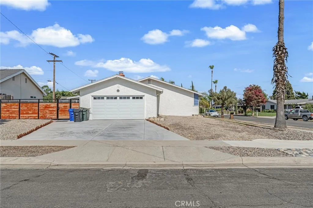 590 E Van Koevering, Rialto, California 92376 — photo 4