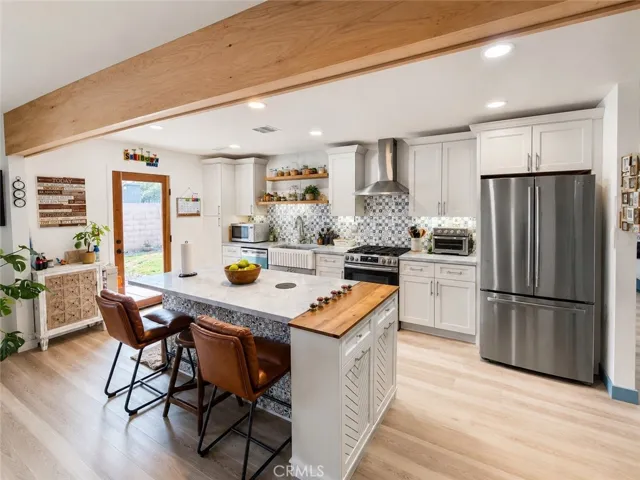 590 E Van Koevering, Rialto, California 92376