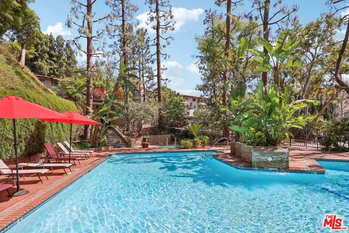 2700 Cahuenga Boulevard E 4313, Los Angeles, California 90068