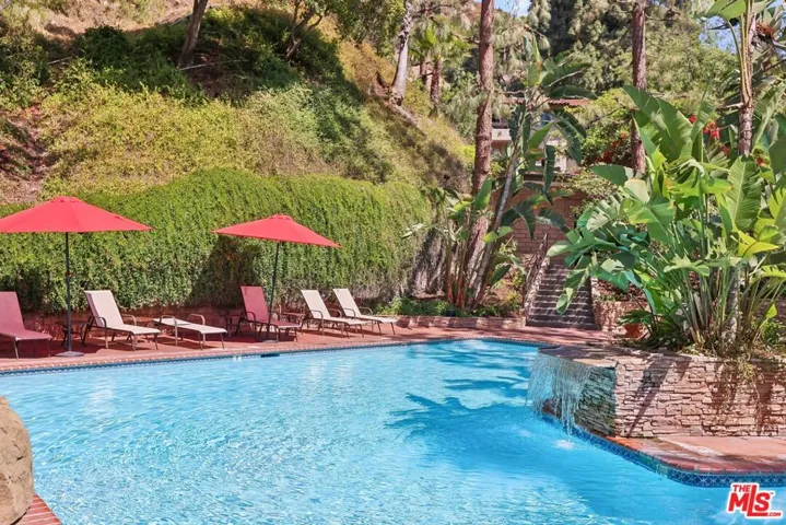 2700 Cahuenga Boulevard E 4313, Los Angeles, California 90068