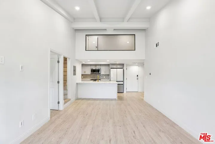 2700 Cahuenga Boulevard E 4313, Los Angeles, California 90068