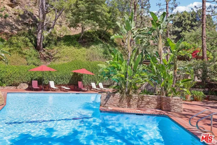 2700 Cahuenga Boulevard E 4313, Los Angeles, California 90068