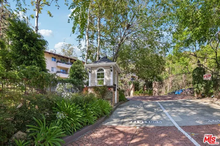 2700 Cahuenga Boulevard E 4313, Los Angeles, California 90068