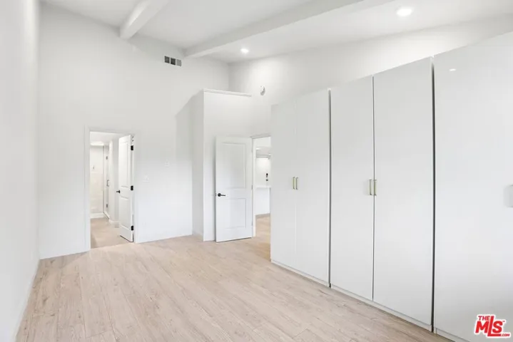 2700 Cahuenga Boulevard E 4313, Los Angeles, California 90068