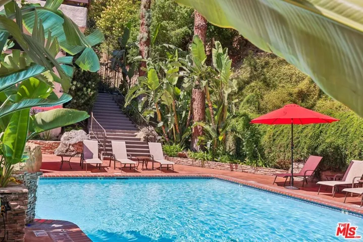 2700 Cahuenga Boulevard E 4313, Los Angeles, California 90068