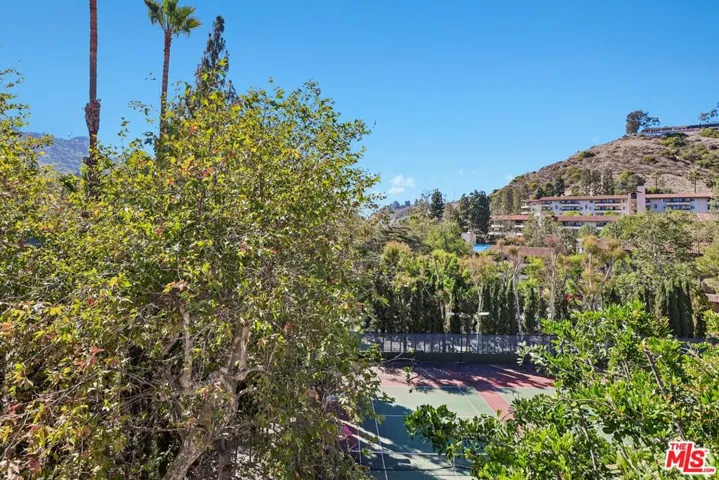 2700 Cahuenga Boulevard E 4313, Los Angeles, California 90068