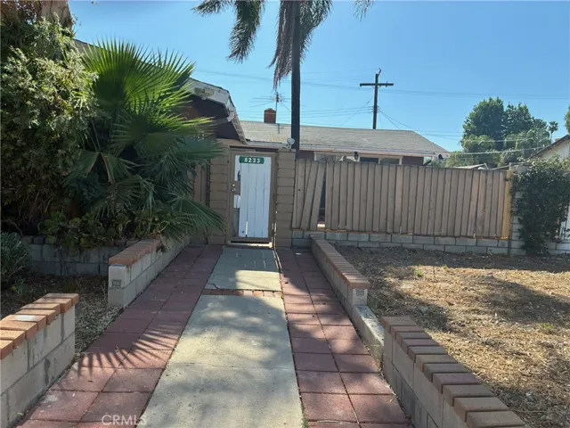 8233 Fallbrook, Los Angeles, California 91304