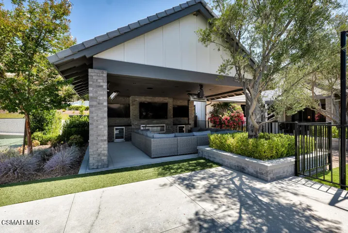 3129 Milestone Ave- HsHProd-205