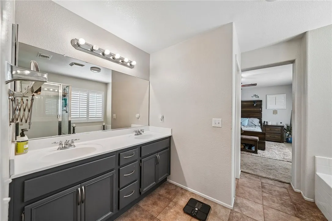 Main Bath room Sinks
