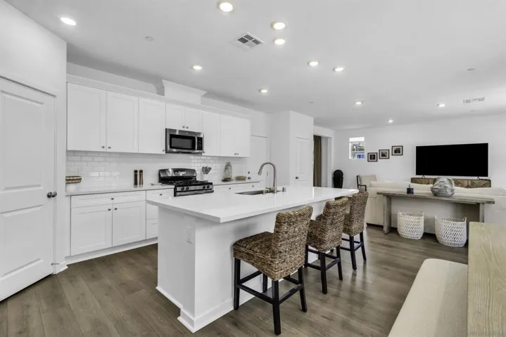 34470 Sakura, French Valley, California 92596