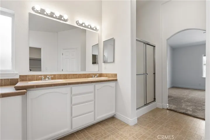 Primary bath