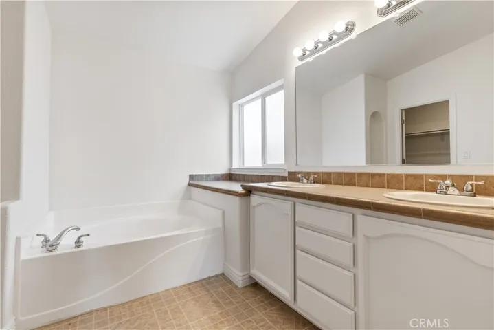 Primary bath