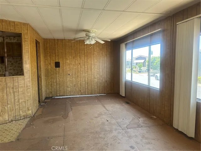 3663 Buchanan 13, Riverside, California 92503