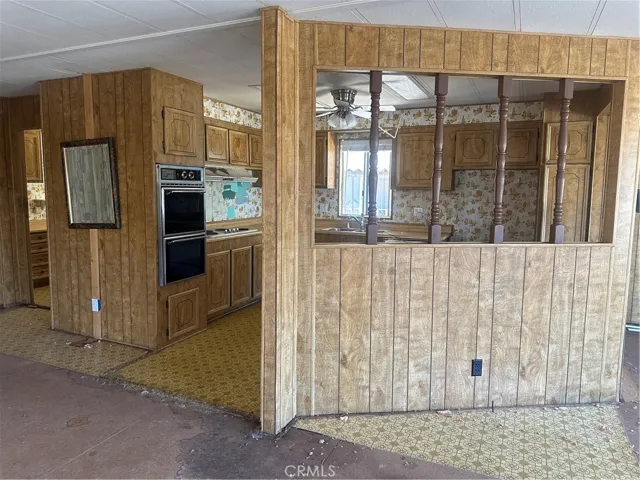 3663 Buchanan 13, Riverside, California 92503