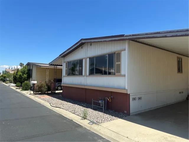 3663 Buchanan 13, Riverside, California 92503
