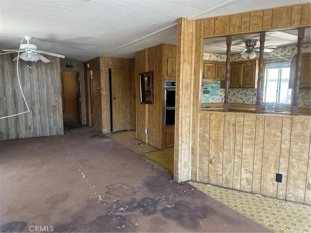 3663 Buchanan 13, Riverside, California 92503
