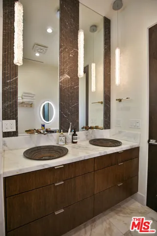 8501 Belford Avenue, Los Angeles, California 90045
