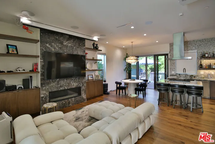 8501 Belford Avenue, Los Angeles, California 90045