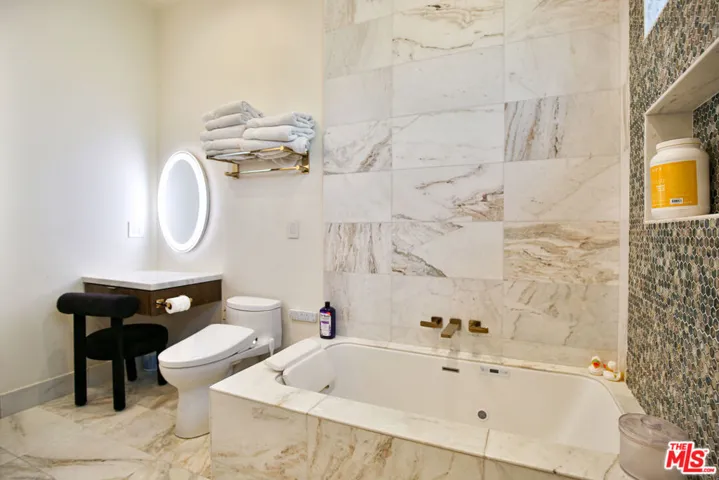 8501 Belford Avenue, Los Angeles, California 90045
