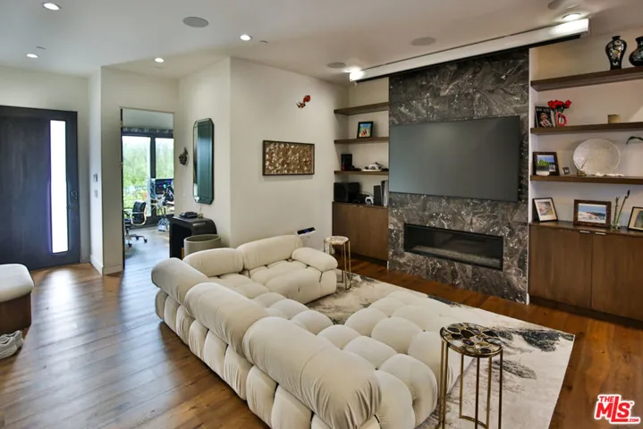 8501 Belford Avenue, Los Angeles, California 90045