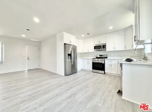1118 S Holt Avenue 3, Los Angeles, California 90035