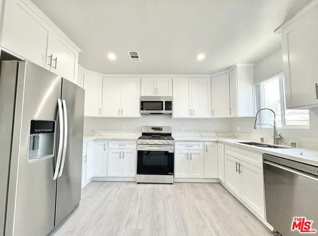 1118 S Holt Avenue 3, Los Angeles, California 90035