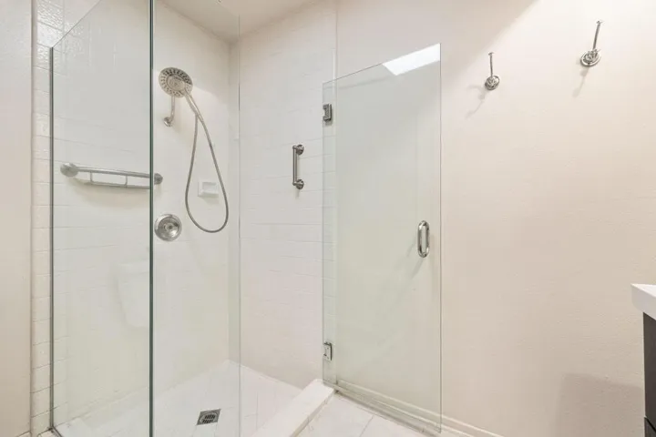 Guest Bathroom 2