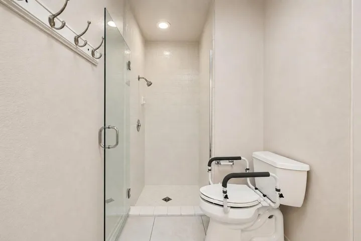 Guest Bathroom 1