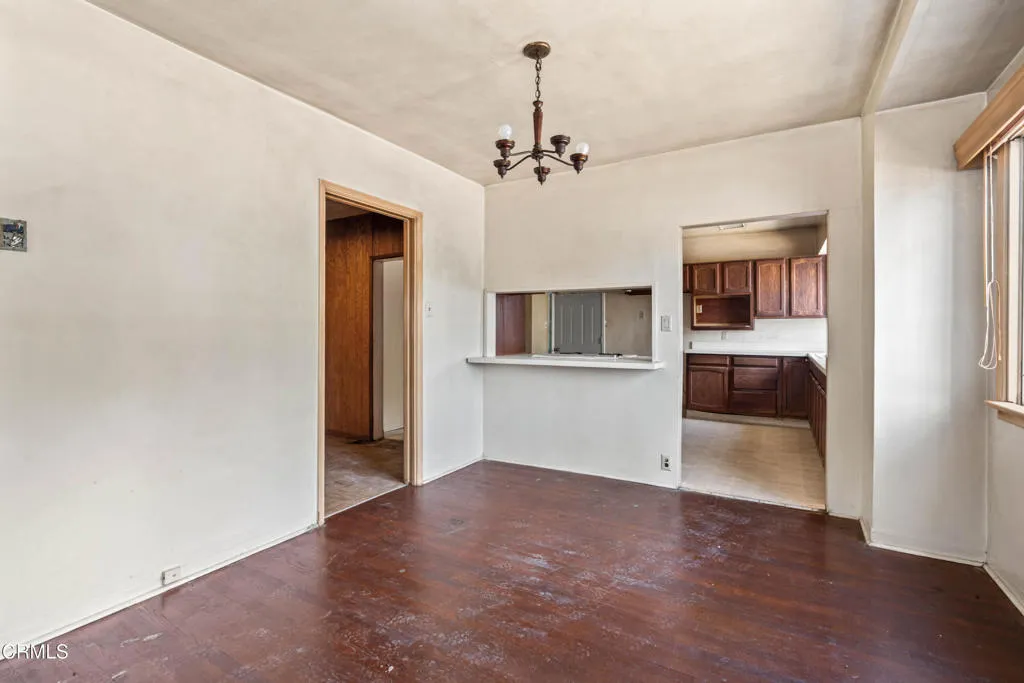 2303 W 25th St-5