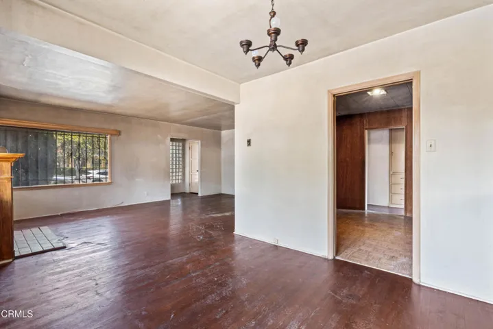 2303 W 25th St-6