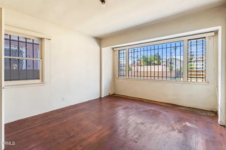 2303 W 25th St-15