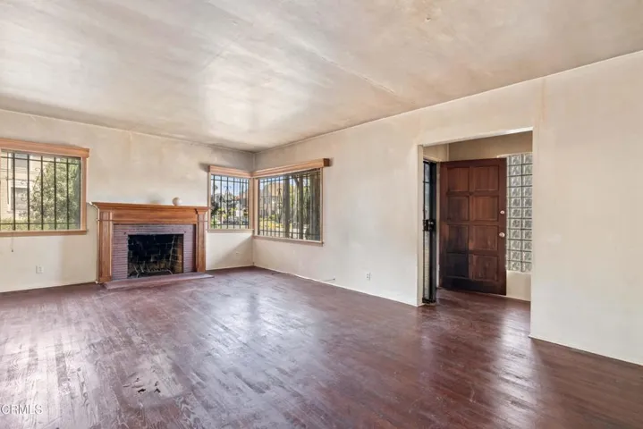 2303 W 25th St-3